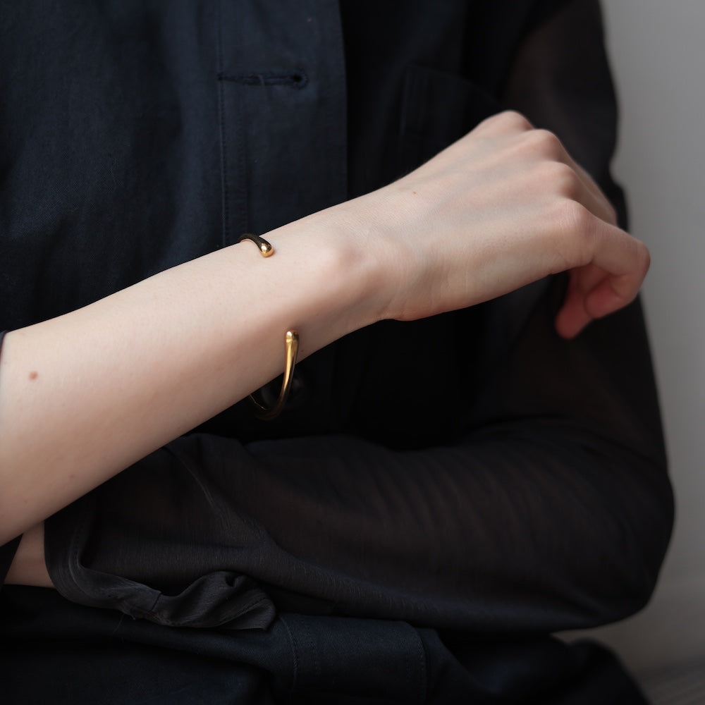 N221 stainless wave-design bangle