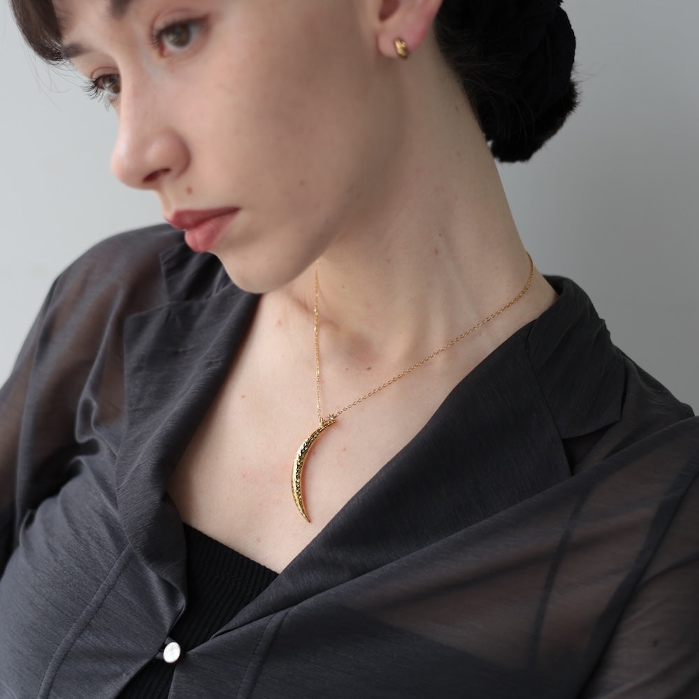 N028 stainless moon necklace