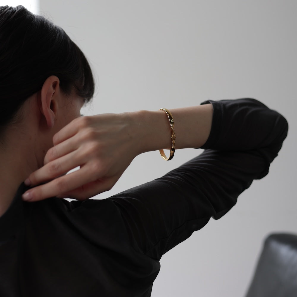 N086 stainless twist bangle