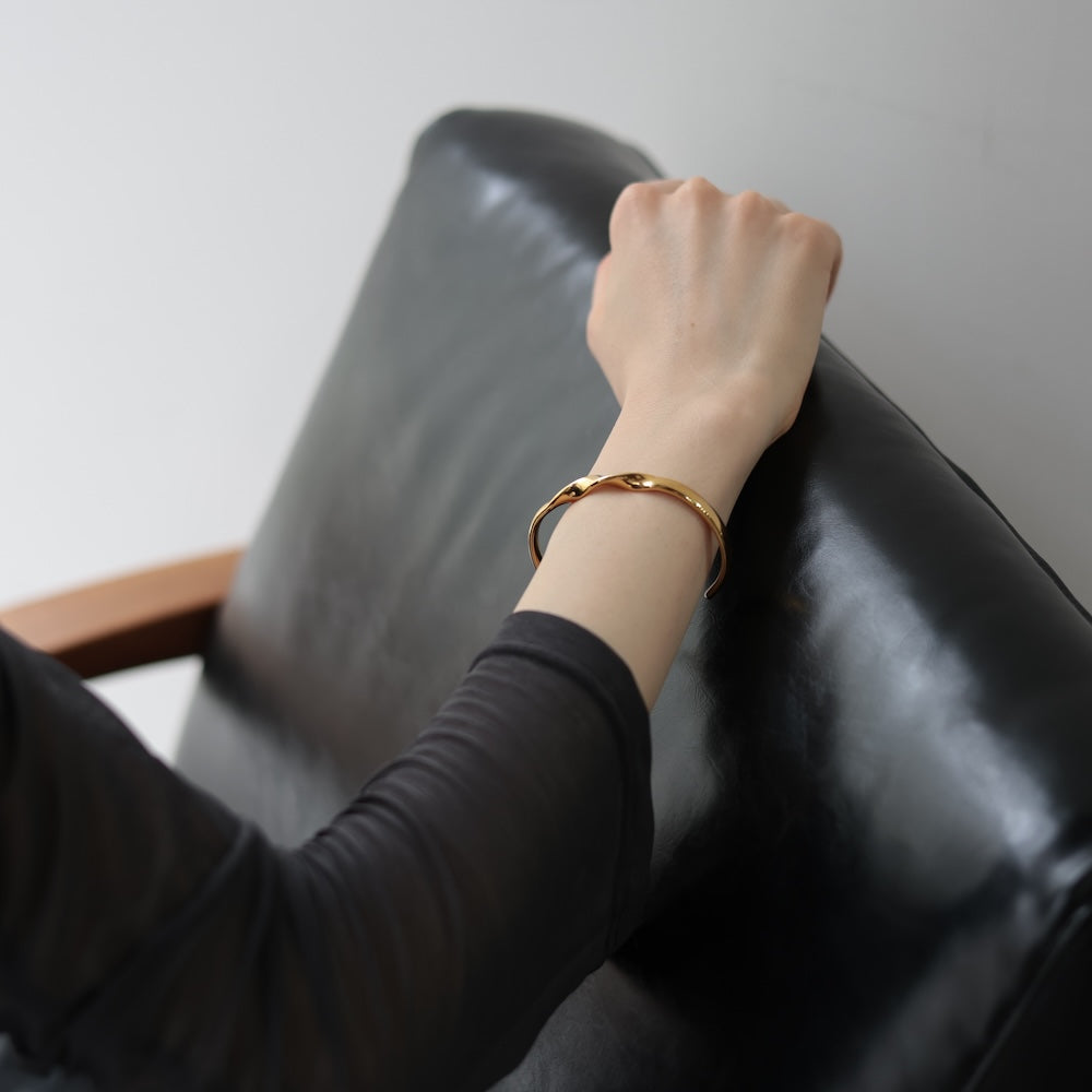 N086 stainless twist bangle