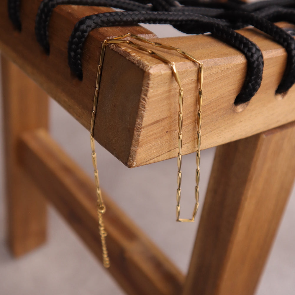 N189 stainless simple linecut necklace