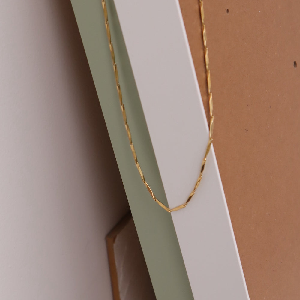 N189 stainless simple linecut necklace