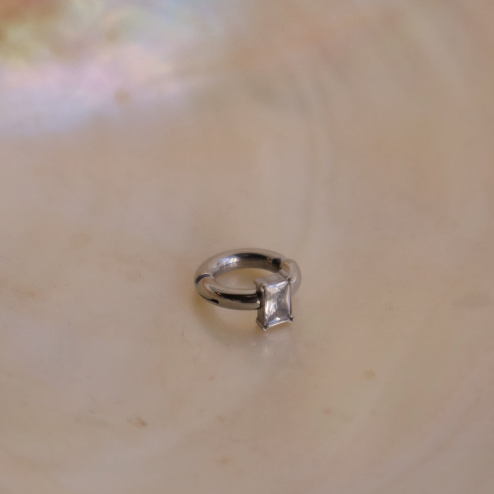C145 stainless joint square earcuff