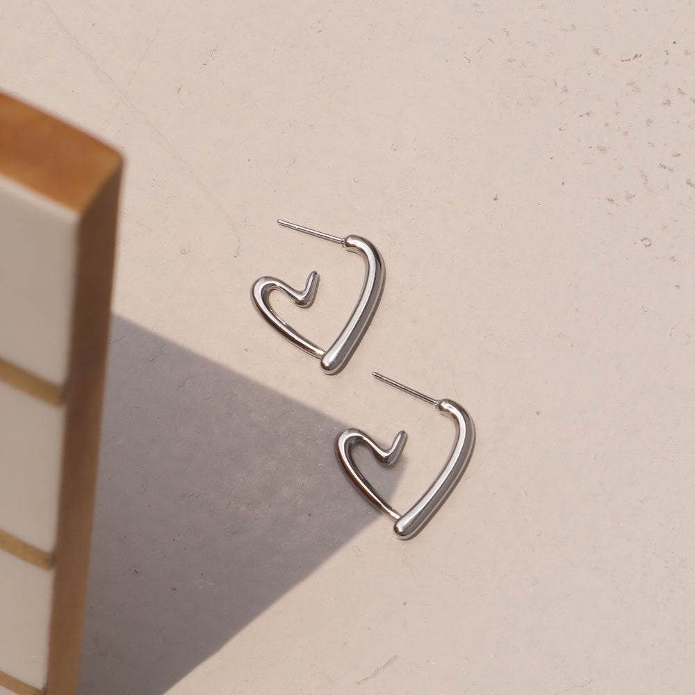 P398 stainless heart motif pierce