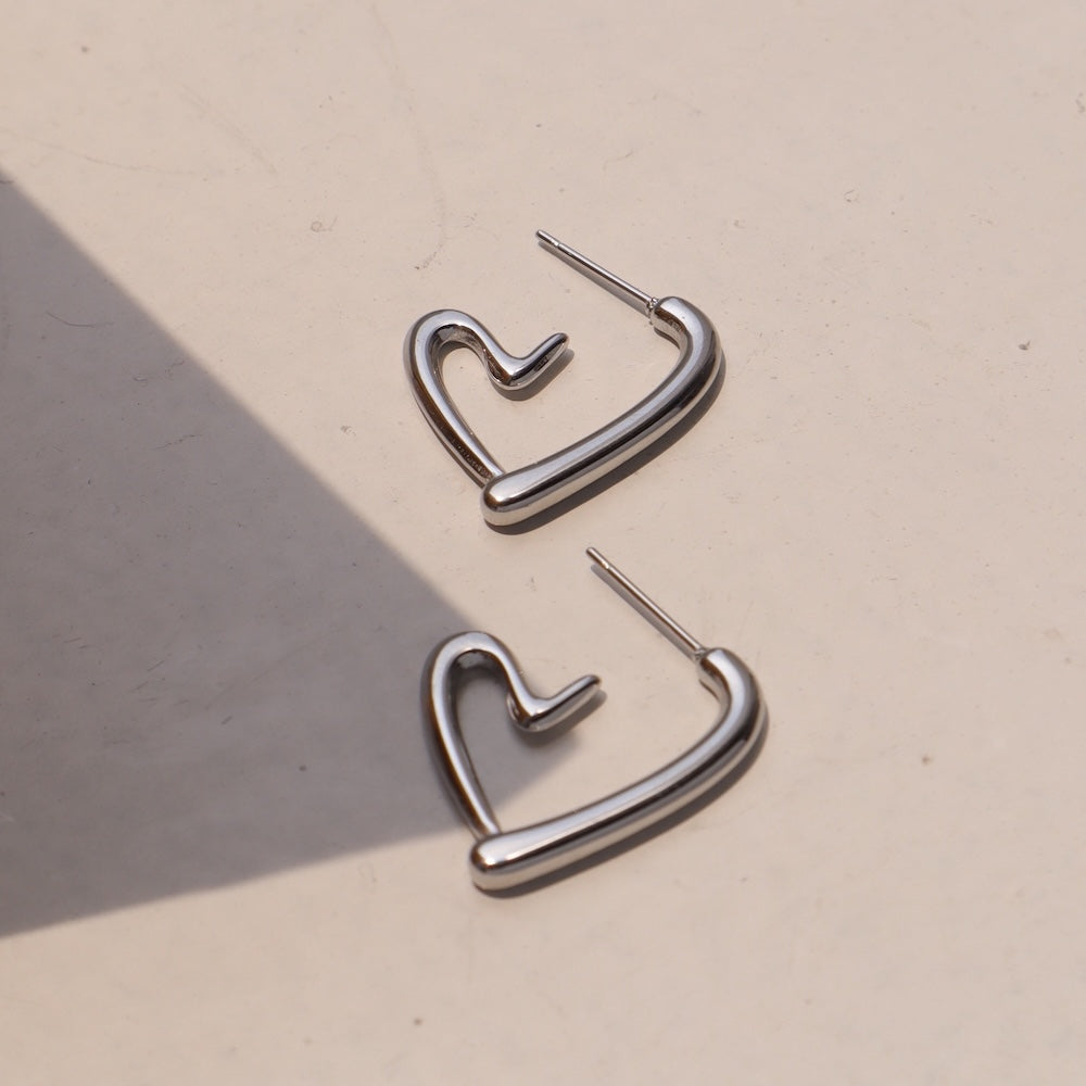 P398 stainless heart motif pierce
