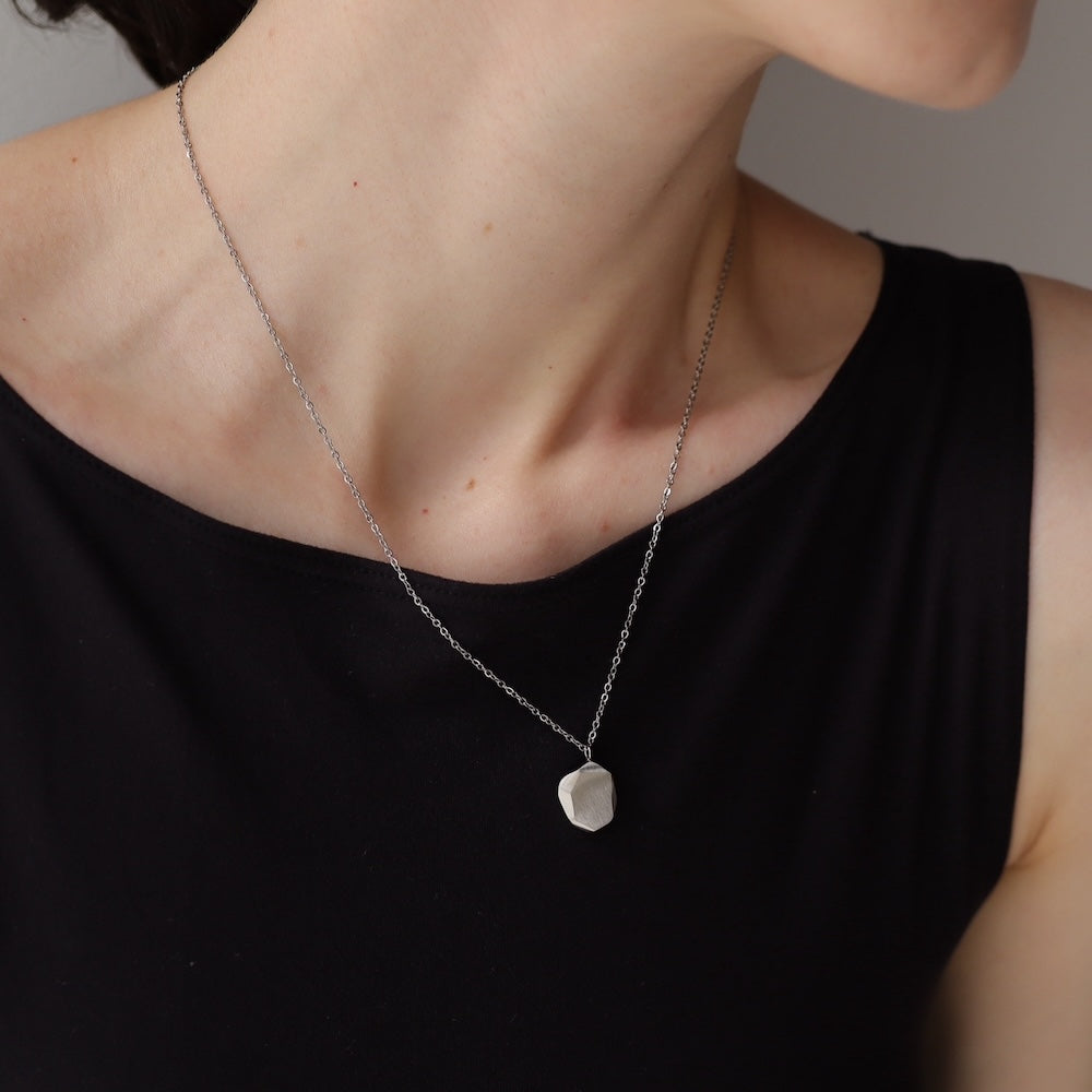 N089 stainless rough pendant