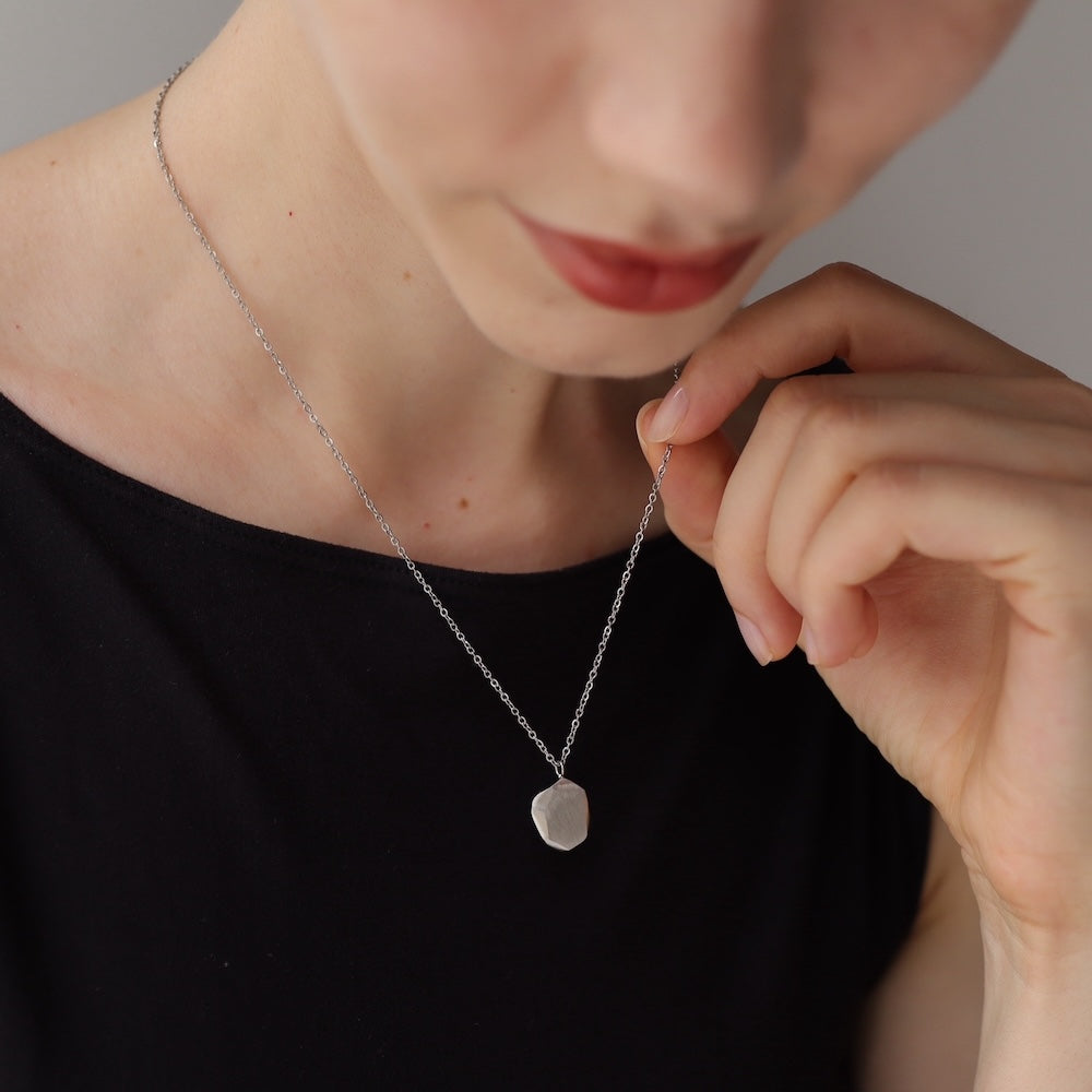 N089 stainless rough pendant