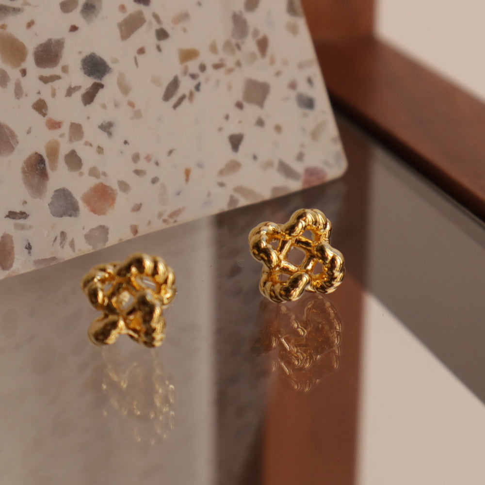 P337 flower twist minimum pierce