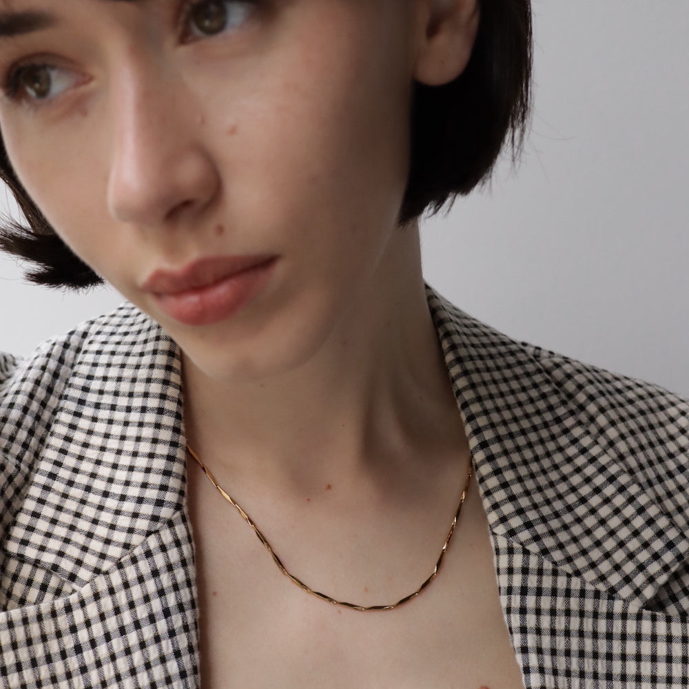 N189 stainless simple linecut necklace
