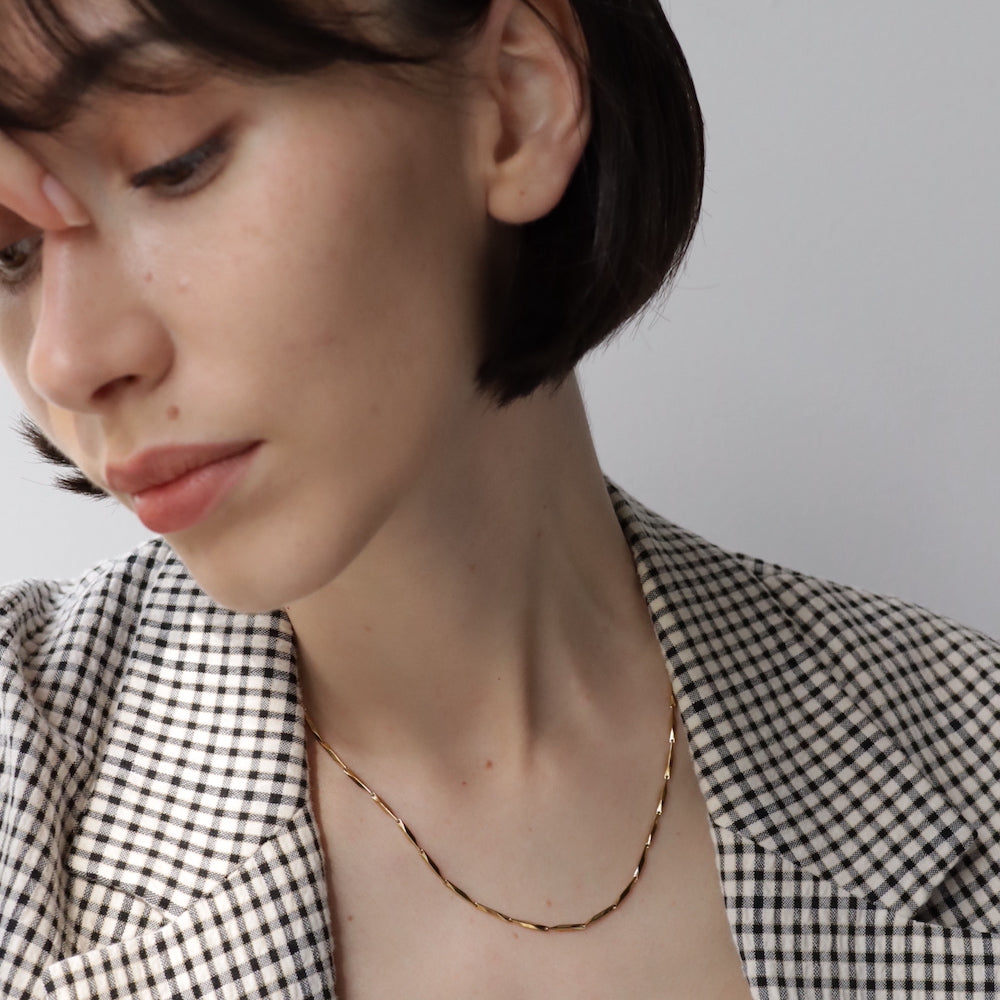 N189 stainless simple linecut necklace