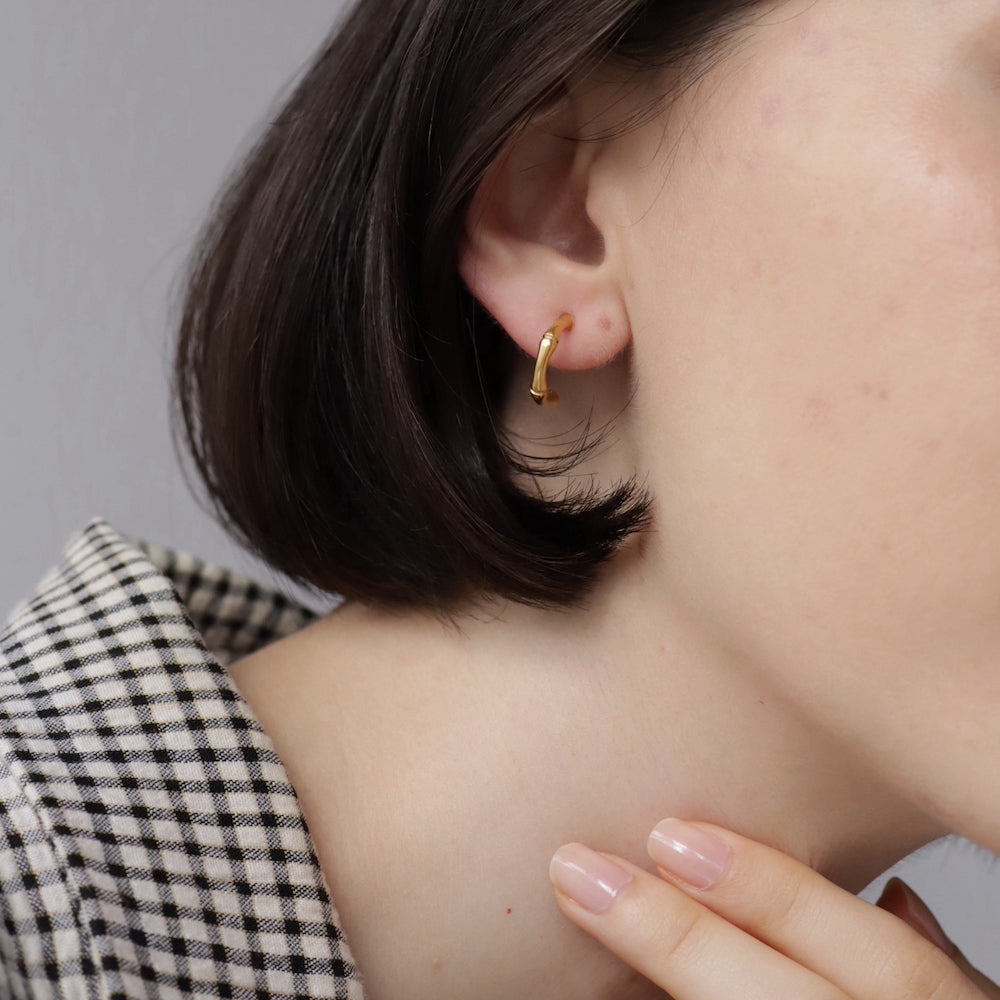 P105 stainless joint half hoop pierce