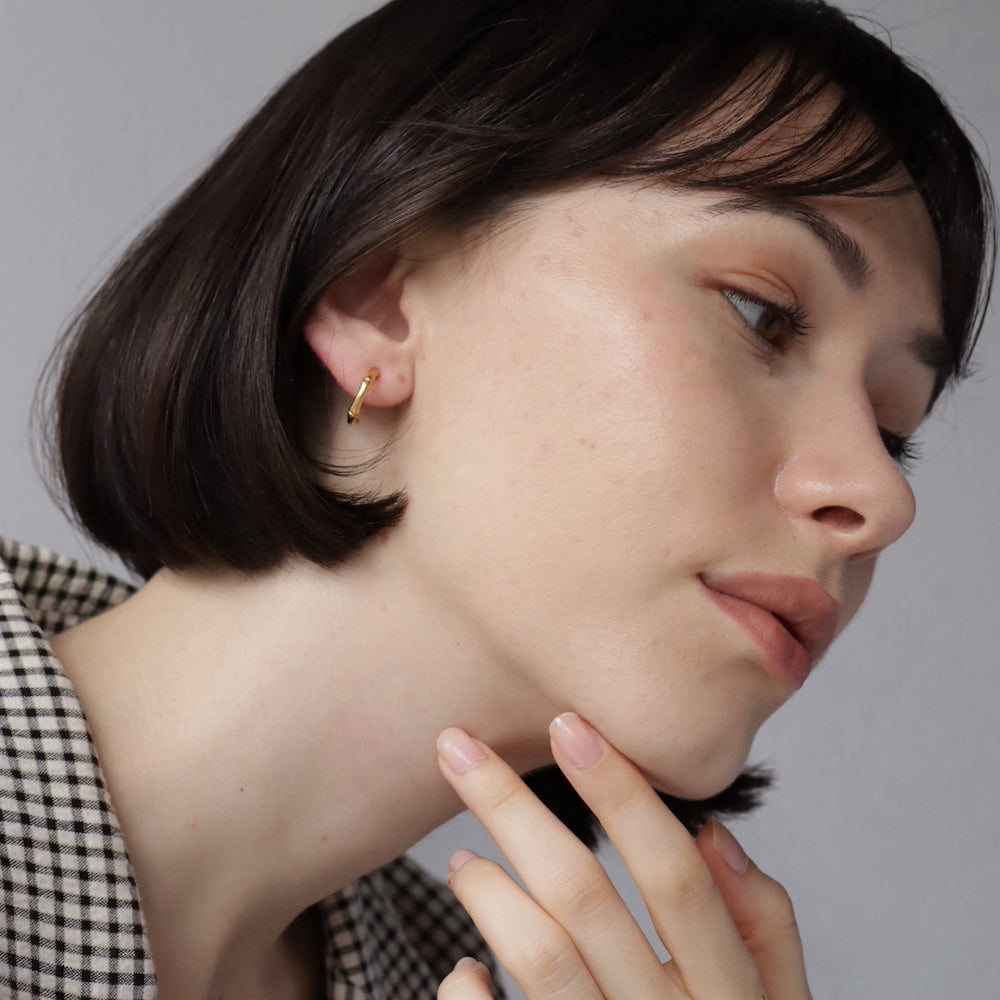 P105 stainless joint half hoop pierce