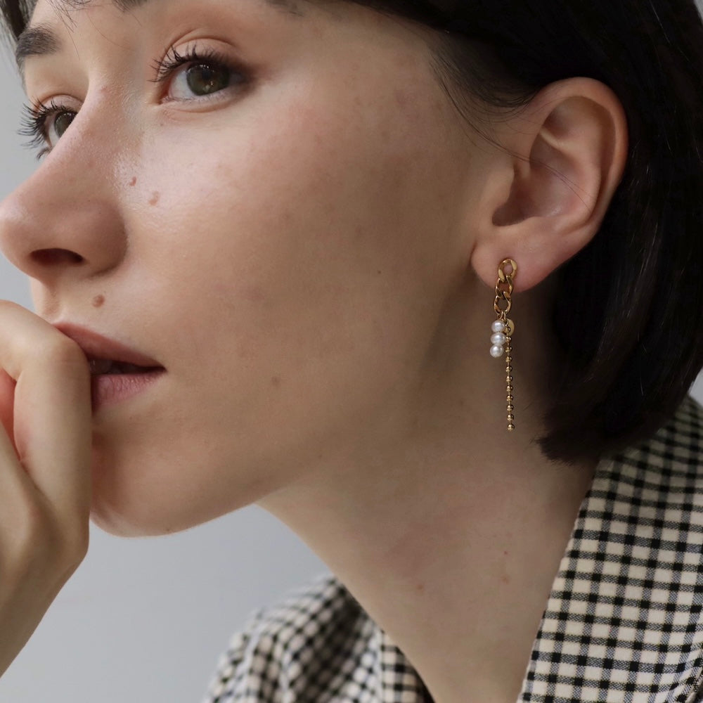 P326 stainless asymmetry pearl chain pierce
