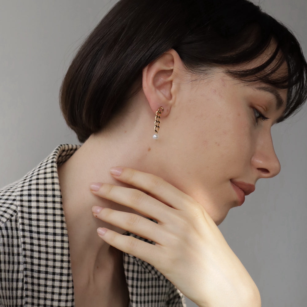 P326 stainless asymmetry pearl chain pierce