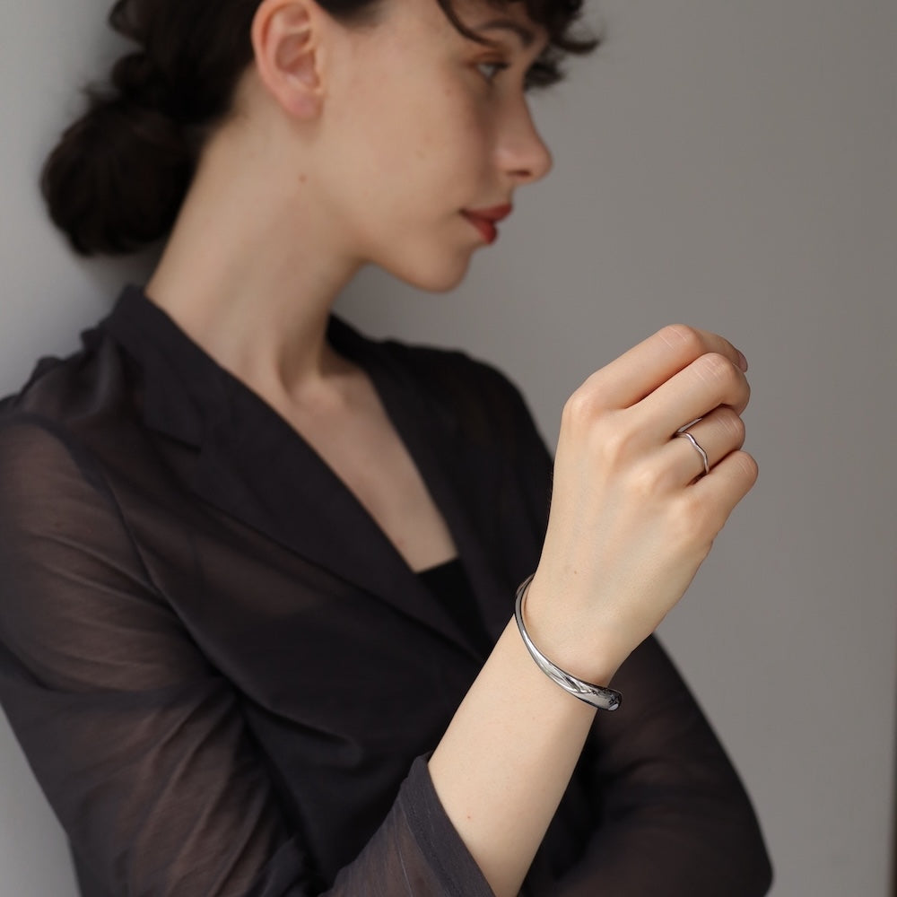 N213 stainless plump oversized bangle