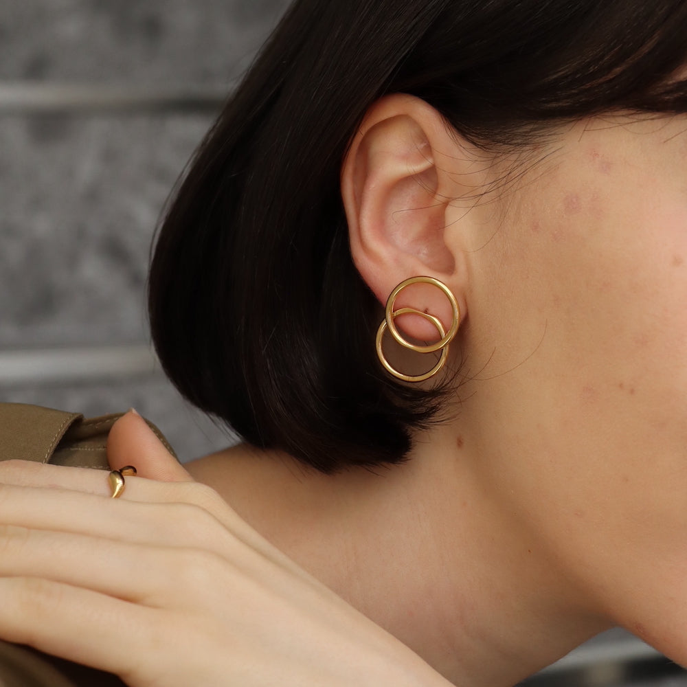 P361 stainless asymmetry circle pierce