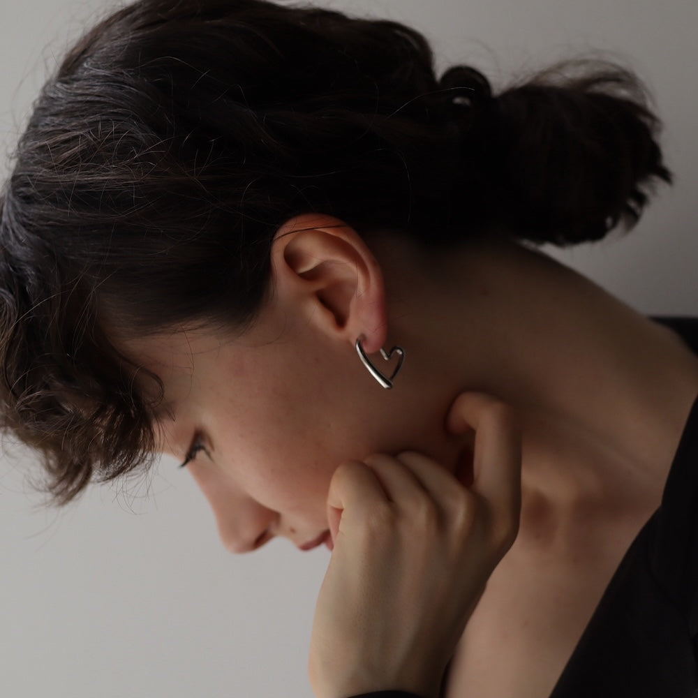 P398 stainless heart motif pierce