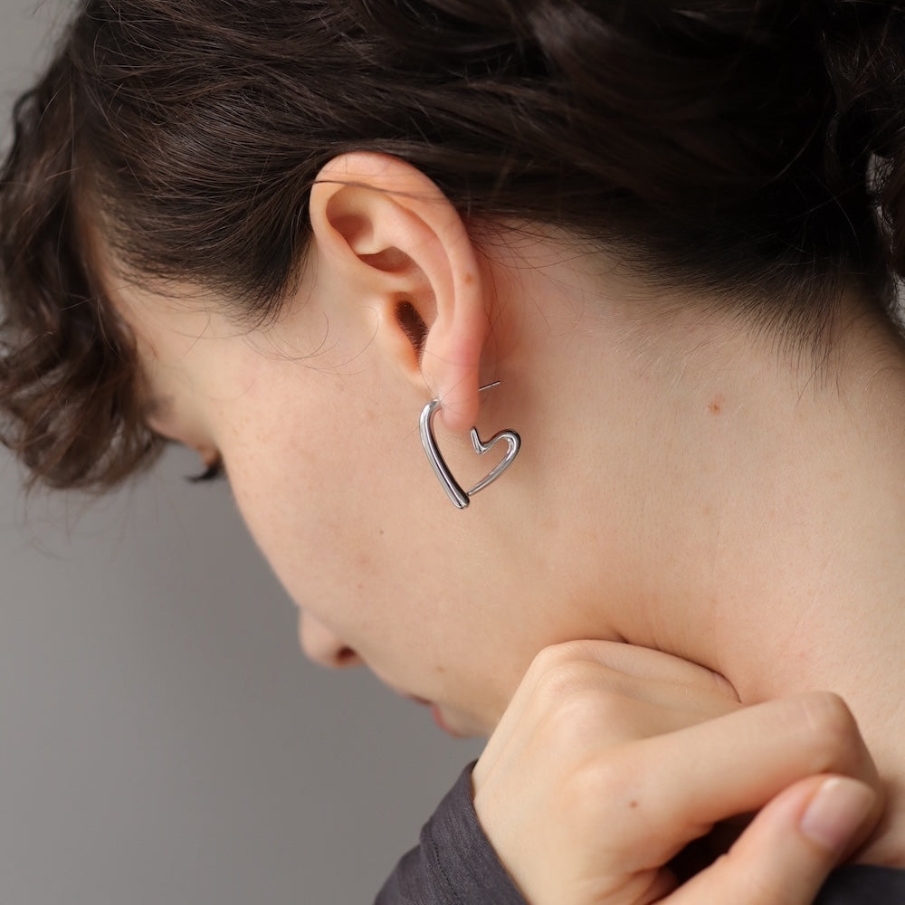 P398 stainless heart motif pierce