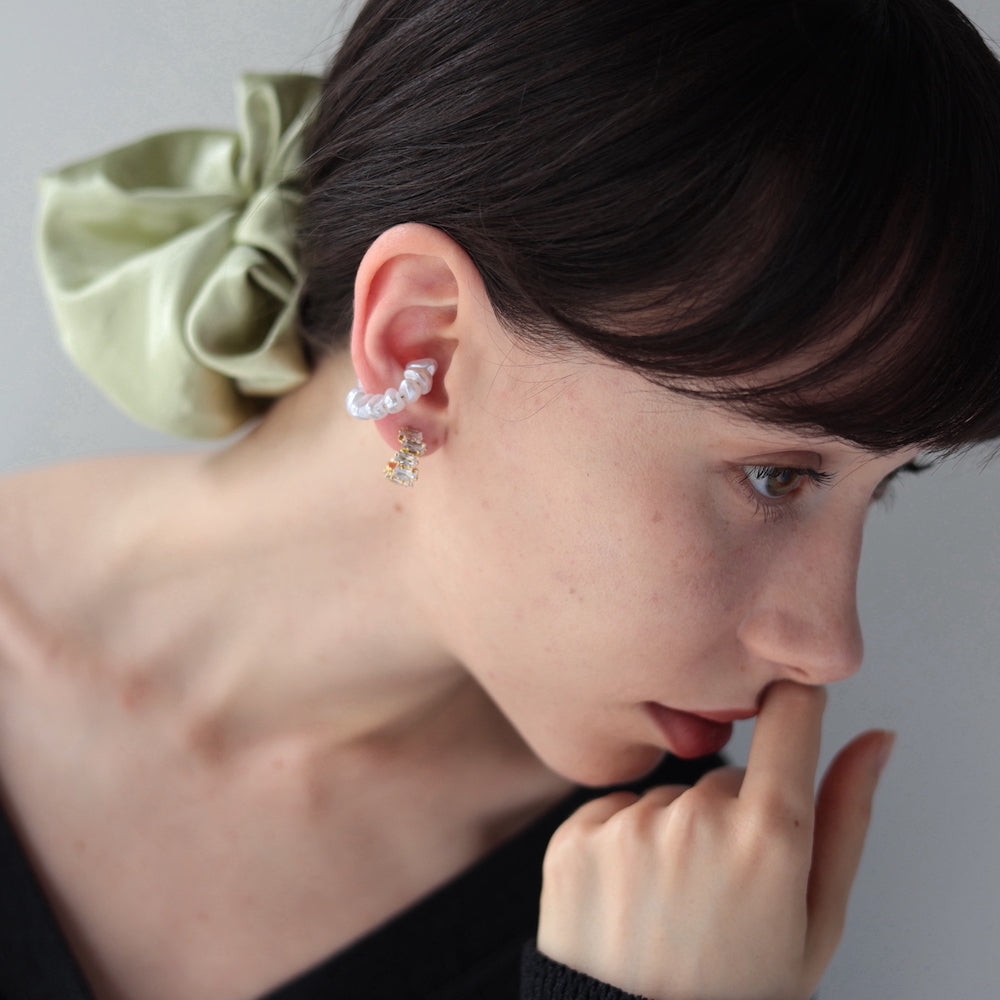 C081 pearl like big earcuff