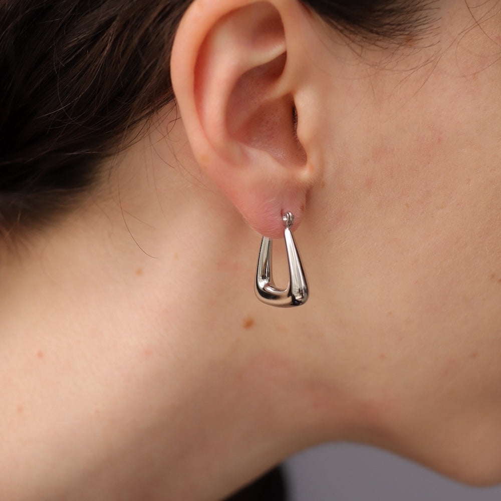 P218 stainless triangle gold hoop pierce