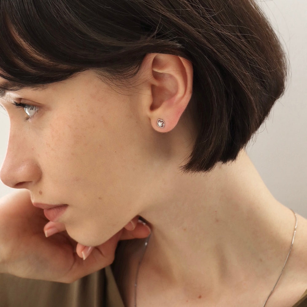 P148 silver925 synthetic opal flower pierce