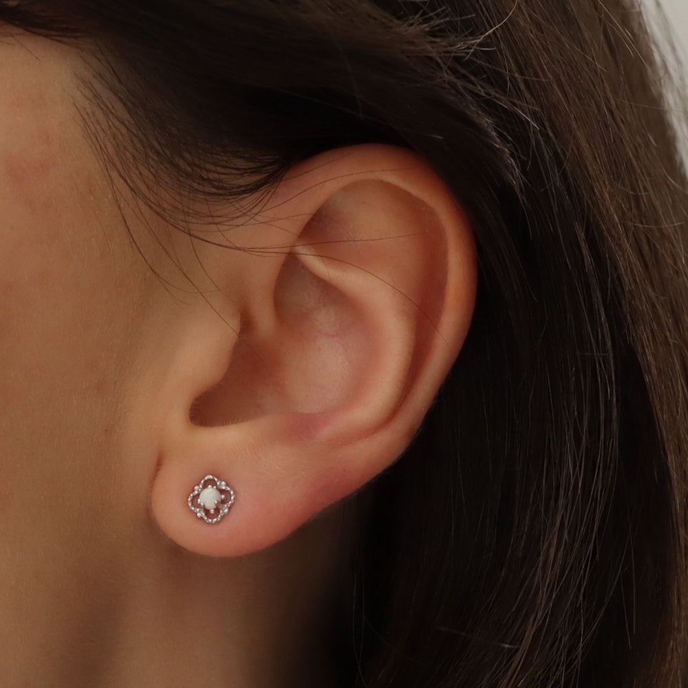 P148 silver925 synthetic opal flower pierce