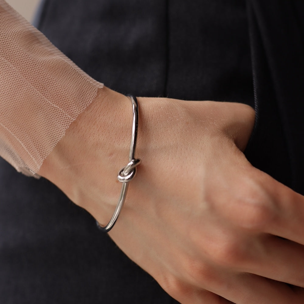 N130 stainless knot bangle