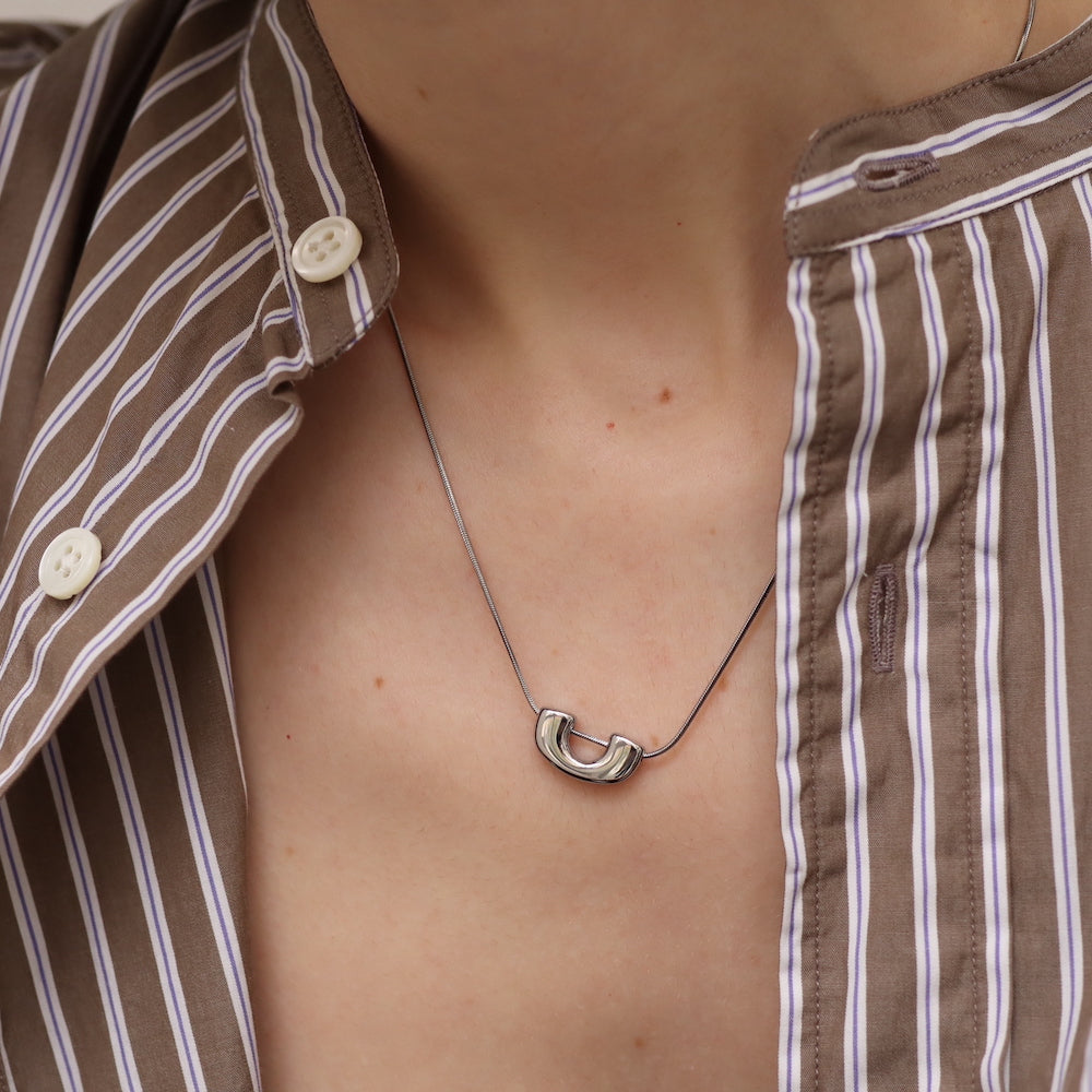 N191 stainless horseshoe necklace