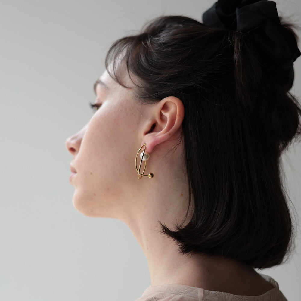 P474 stainless pearl hoop pierce