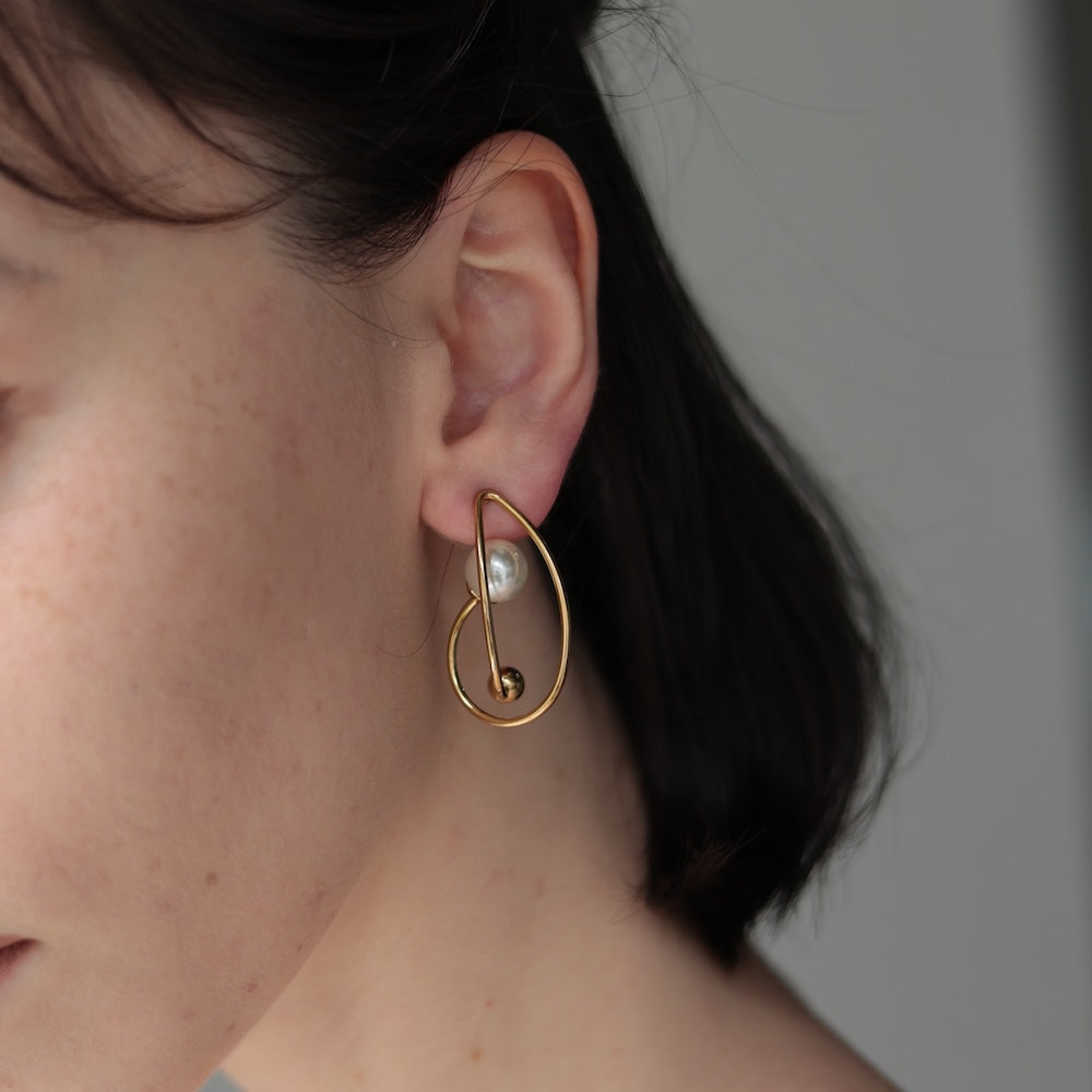 P474 stainless pearl hoop pierce