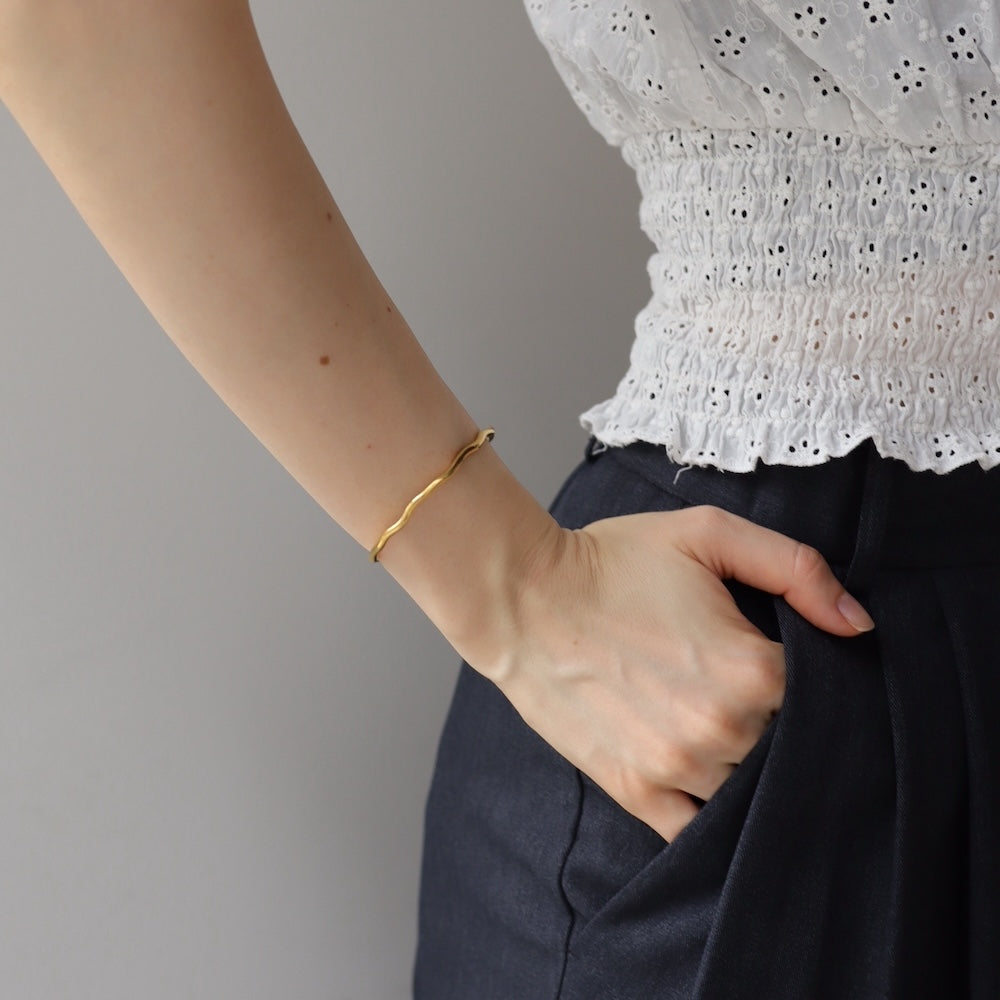 N008 stainless wave style bangle