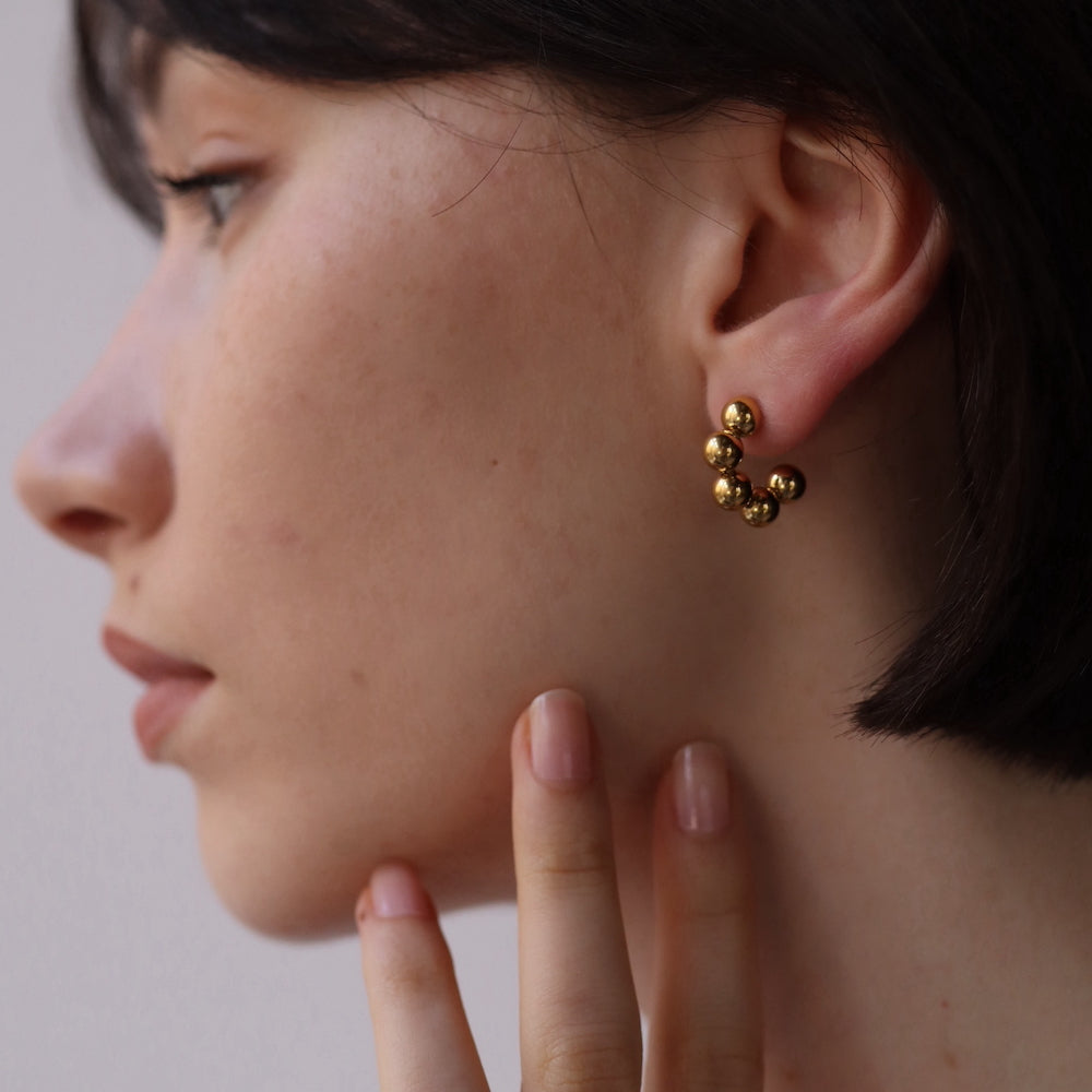 P202 stainless metal ball half hoop pierce
