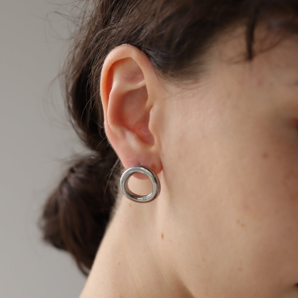 P018 stainless mat circle pierce