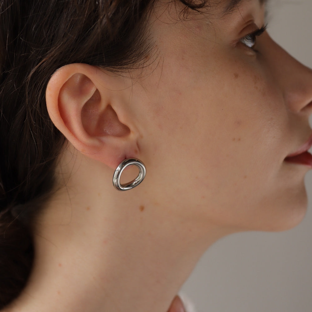 P018 stainless mat circle pierce