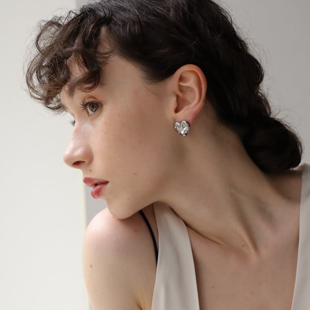 P132 stainless zirconia heart motif pierce