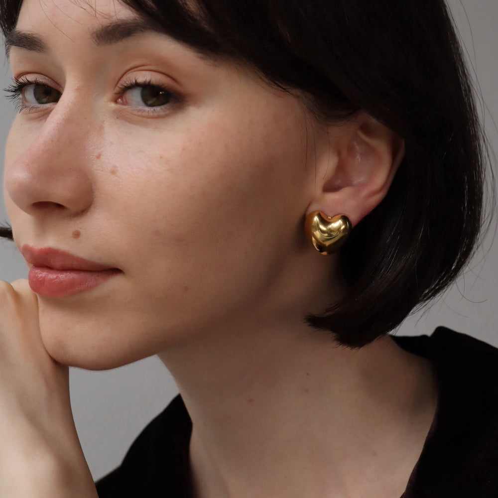 P077 stainless oversized heart pierce