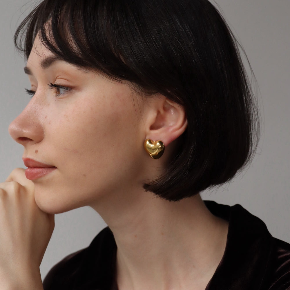 P077 stainless oversized heart pierce