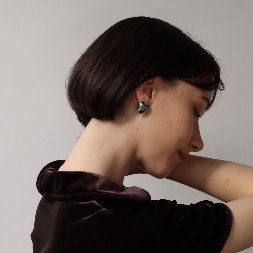 P077 stainless oversized heart pierce