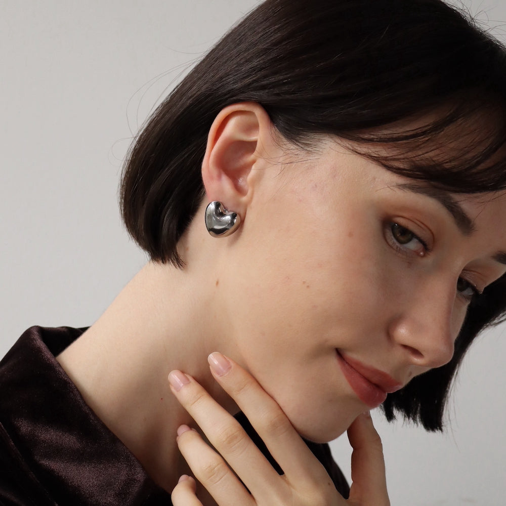 P077 stainless oversized heart pierce