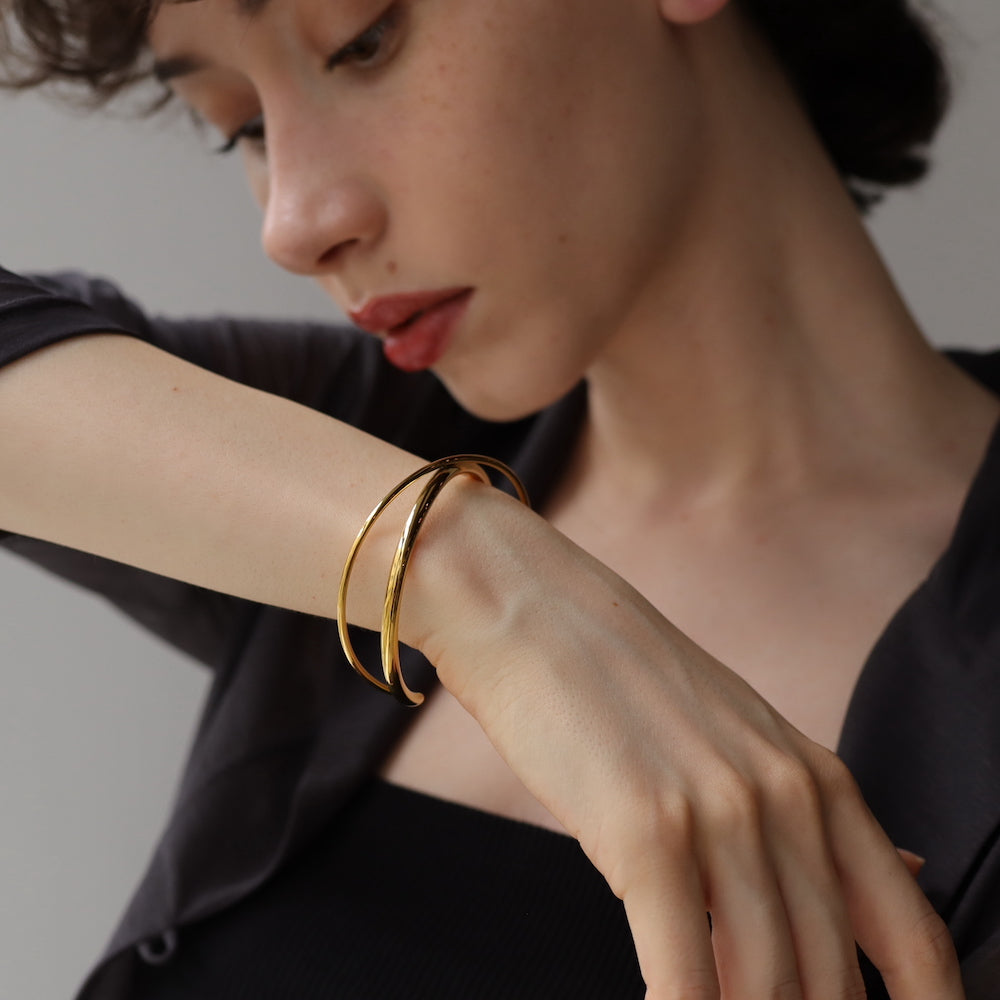 N141 stainless cross bangle