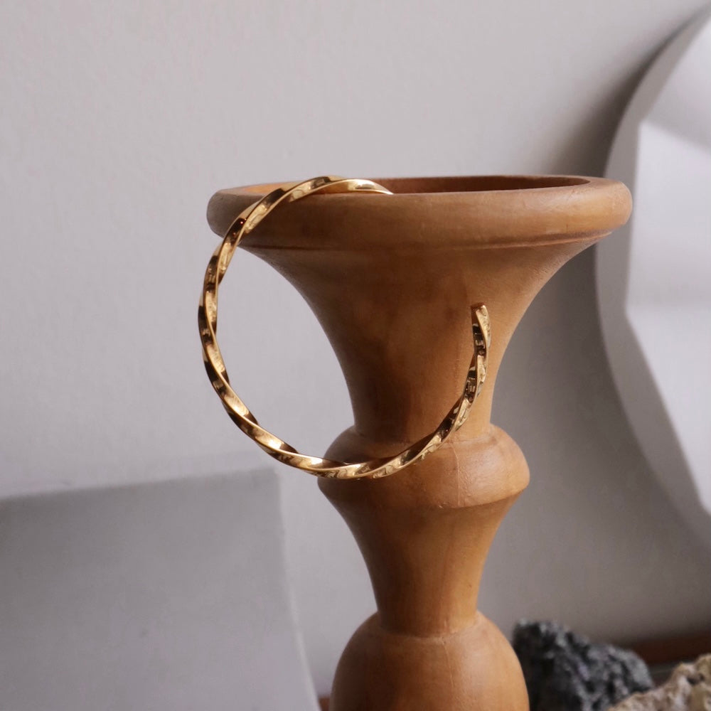 N060 stainless twist bangle