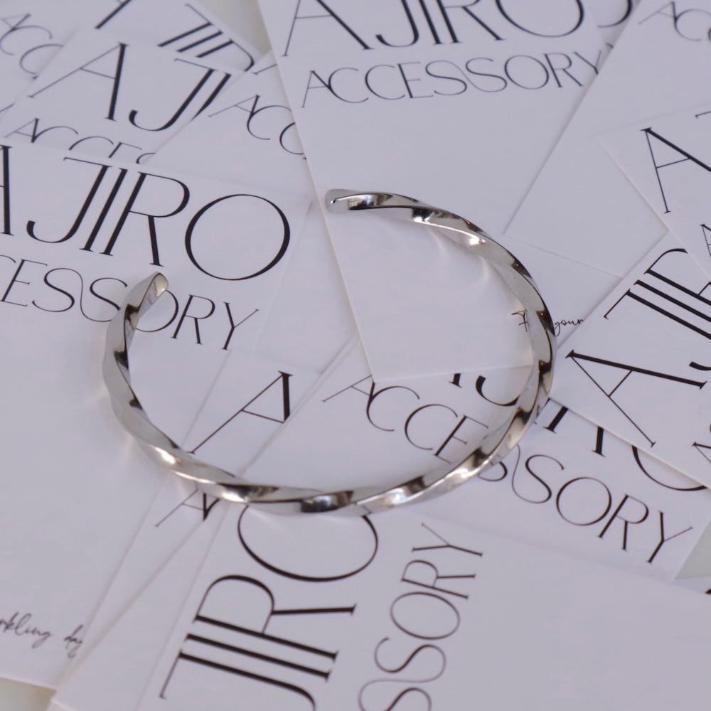 N060 stainless twist bangle