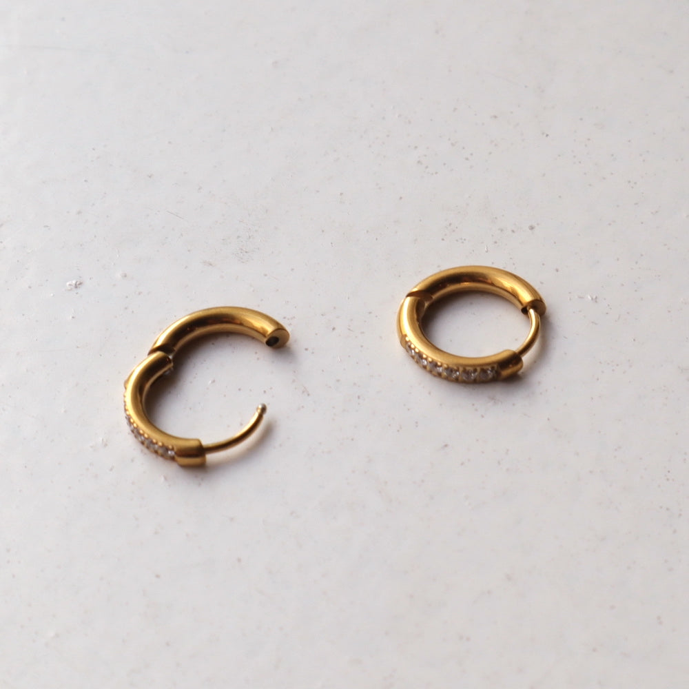 P129 stainless sparkle hoop pierce