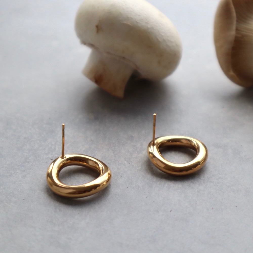 P018 stainless mat circle pierce