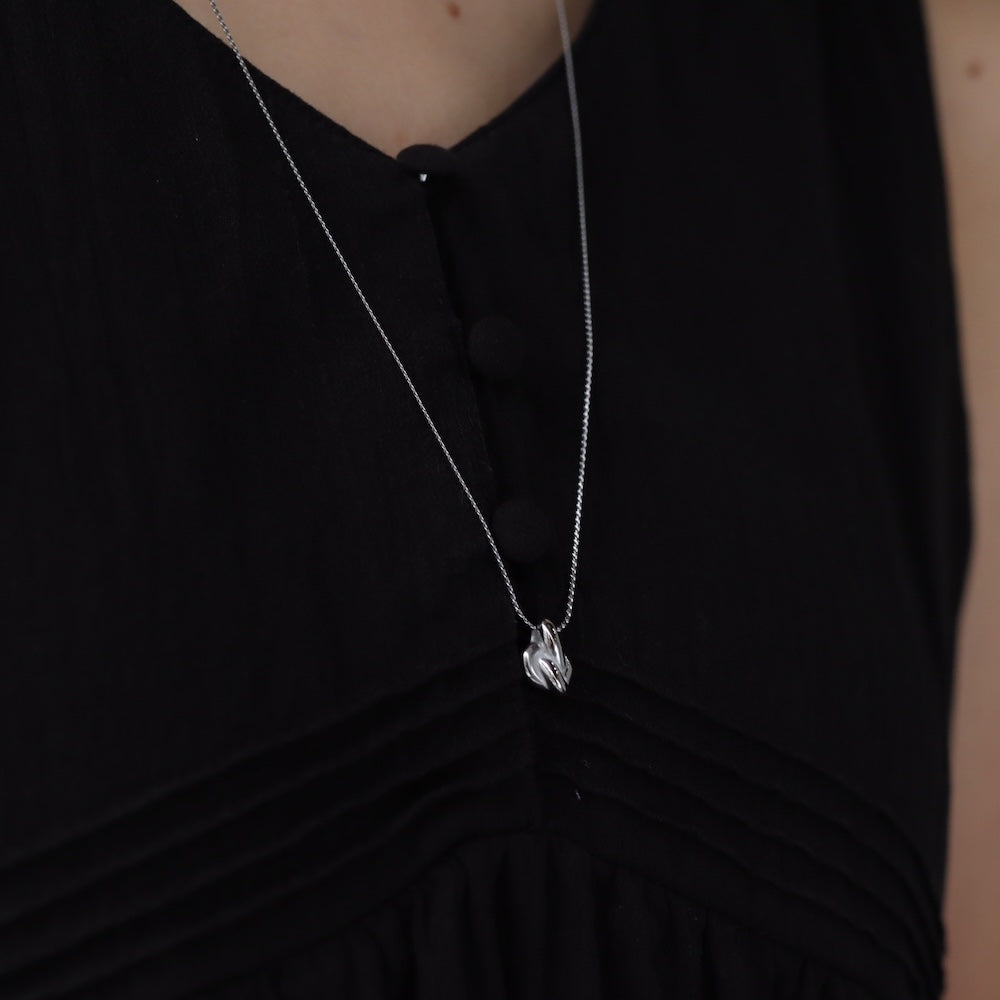 N187 stainless knot pendant necklace