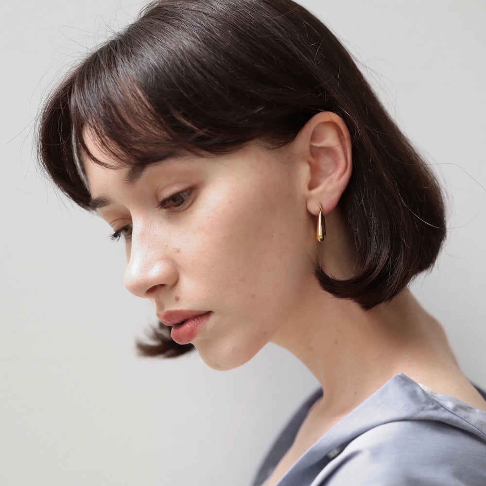 P218 stainless triangle gold hoop pierce