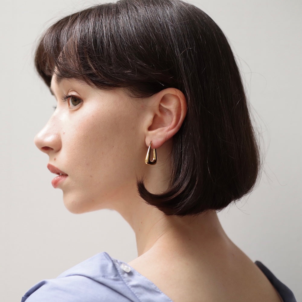 P218 stainless triangle gold hoop pierce