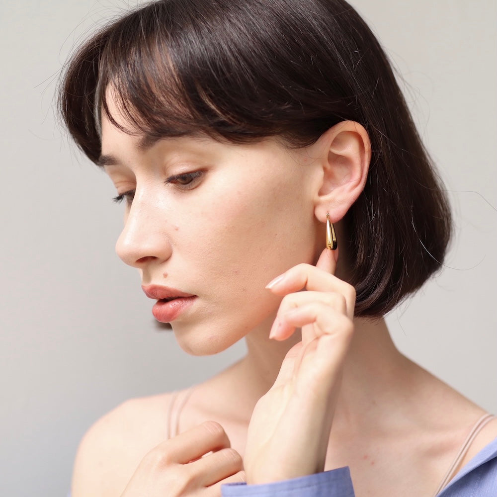 P218 stainless triangle gold hoop pierce