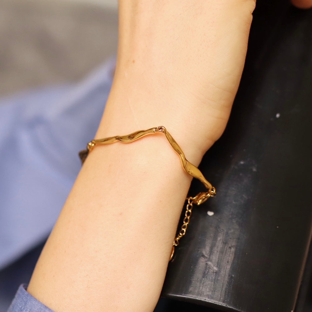 N151 stainless metal wave bracelet