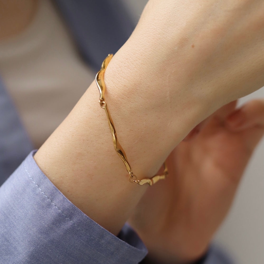 N151 stainless metal wave bracelet